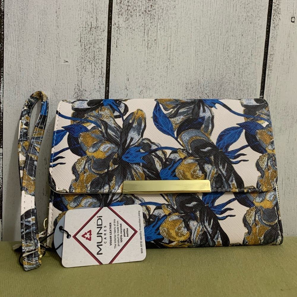 Mundi Wristlet
